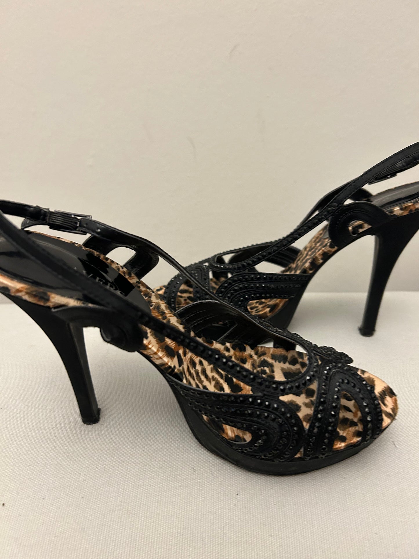 Black Pavers Strappy Sandals