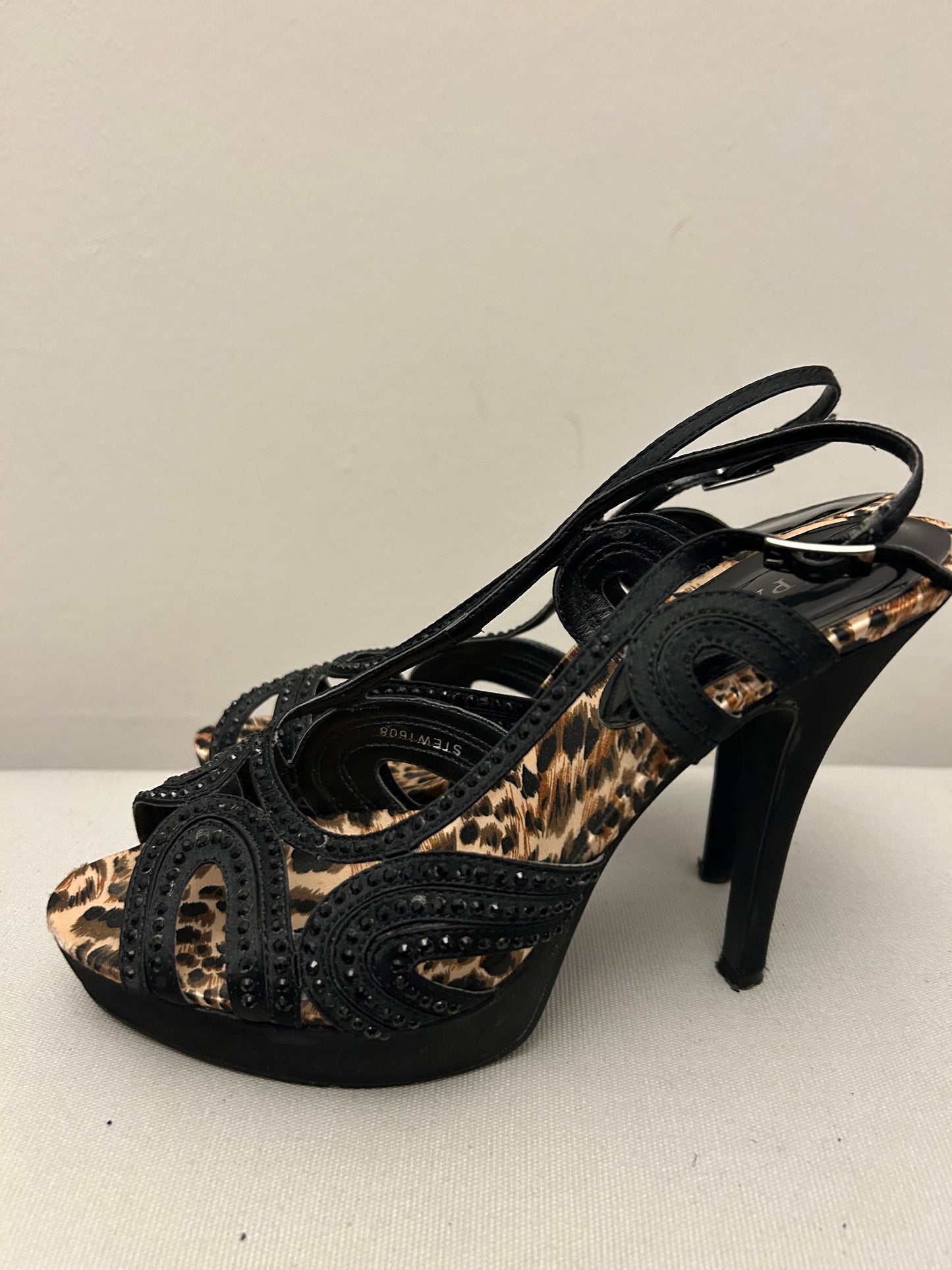 Black Pavers Strappy Sandals