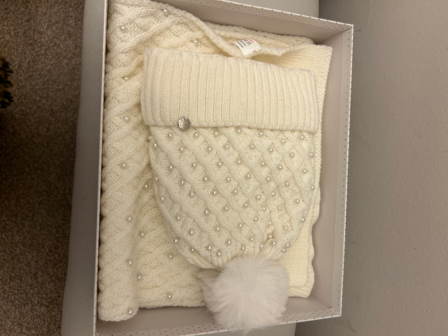 Cream Luxury Hat & Scarf Set