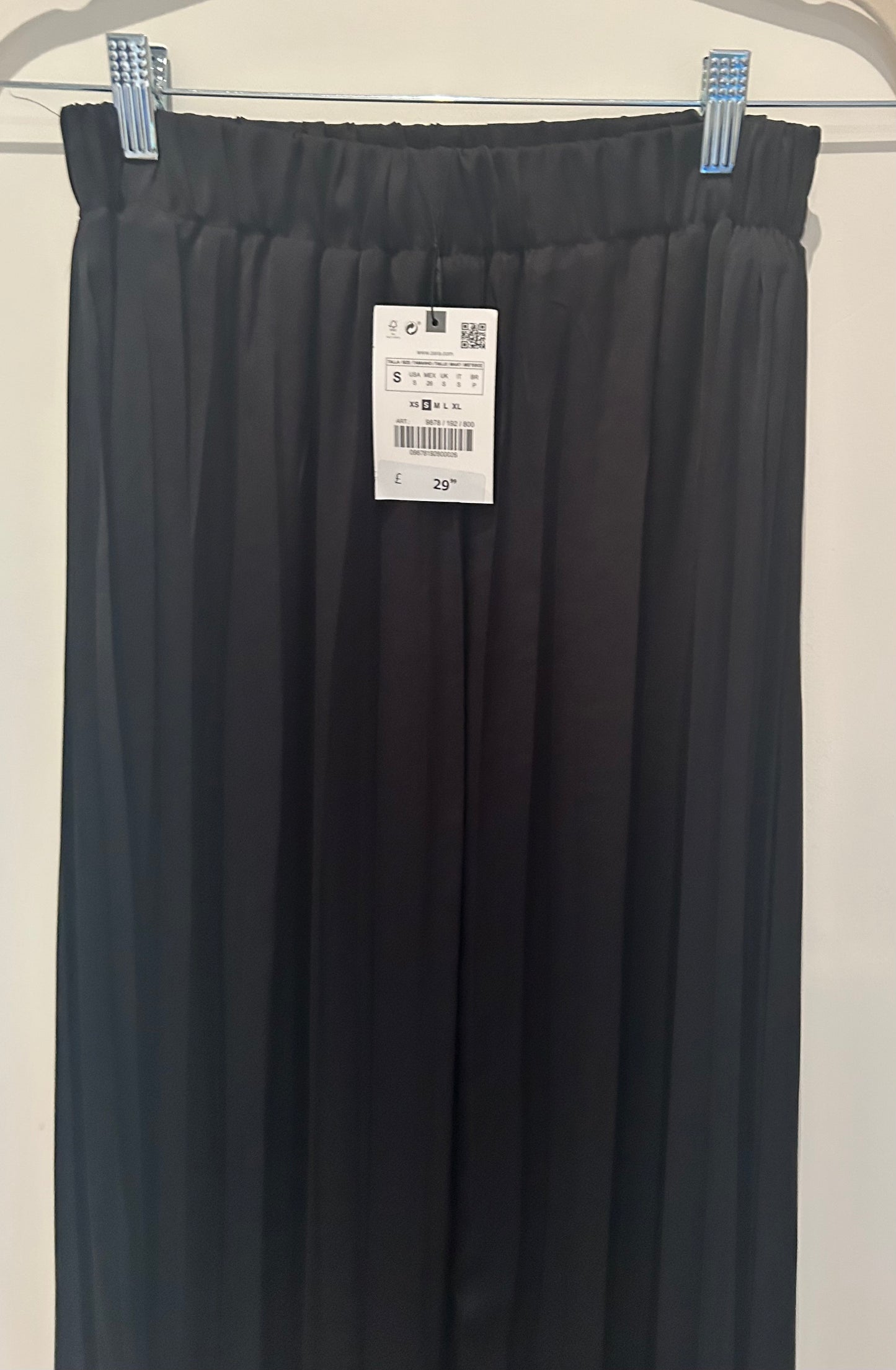 Black ZARA Long Pleated Skirt