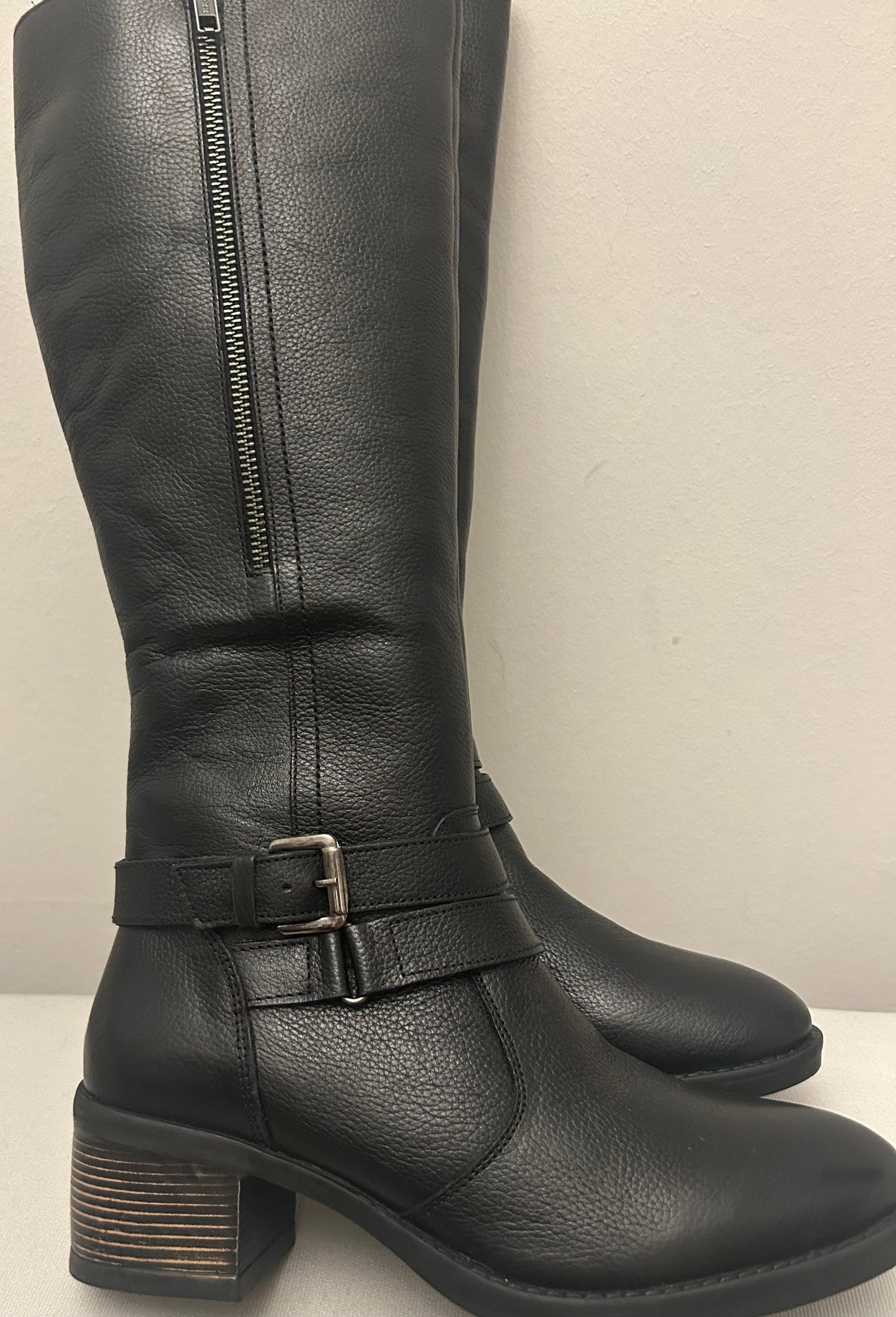 BLACK  Lotus Boots