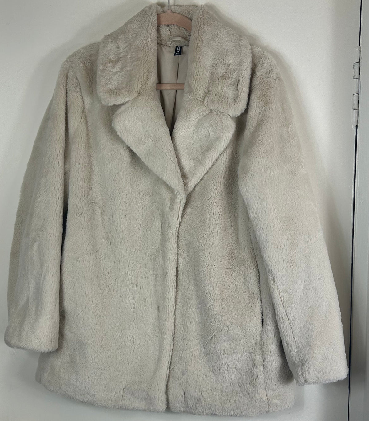 Cream H&M Faux Fur Jacket/Coat