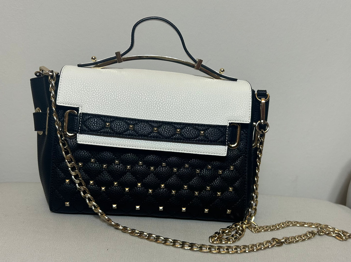 Black & white V by Very Grab Bag