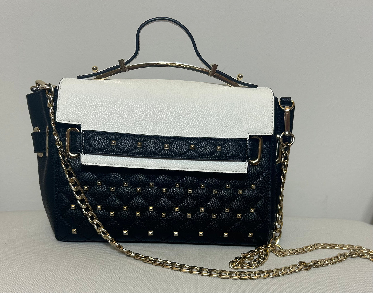 Black & white V by Very Grab Bag