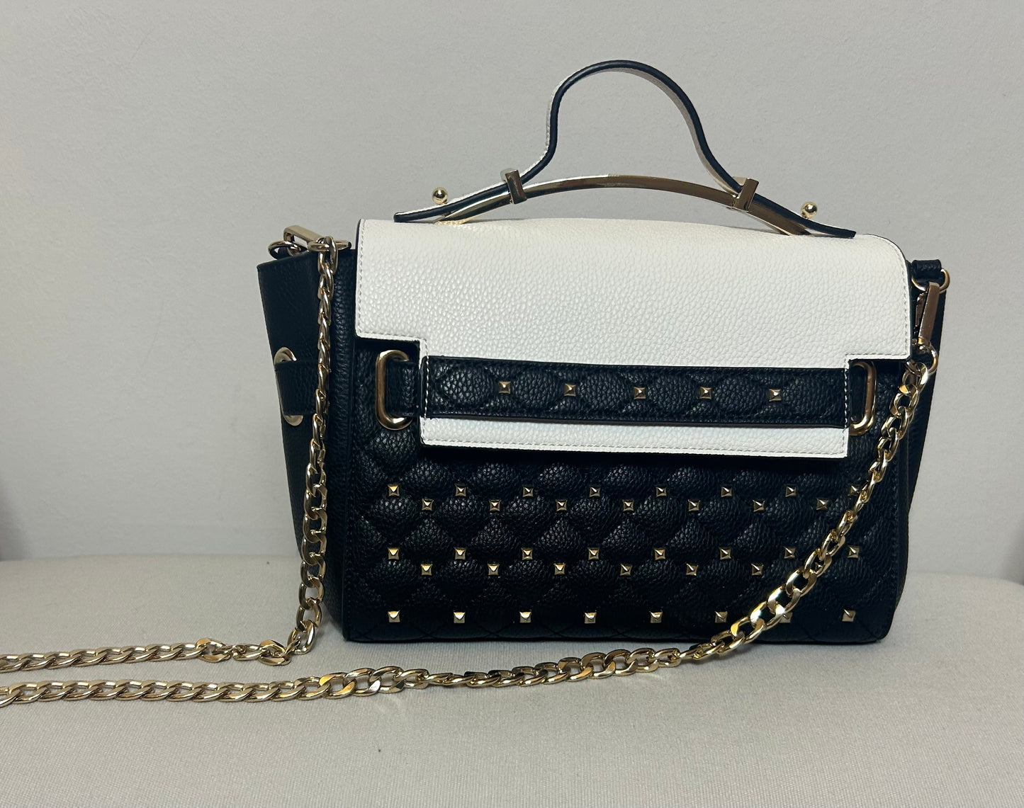 Black & white V by Very Grab Bag