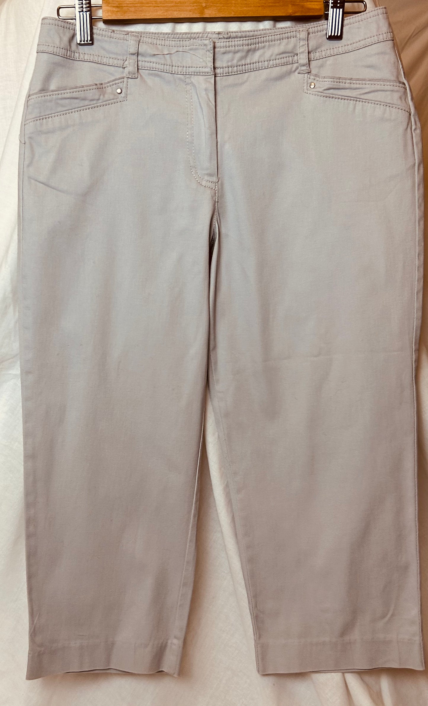 Grey Cotton 3/4 Length Trousers