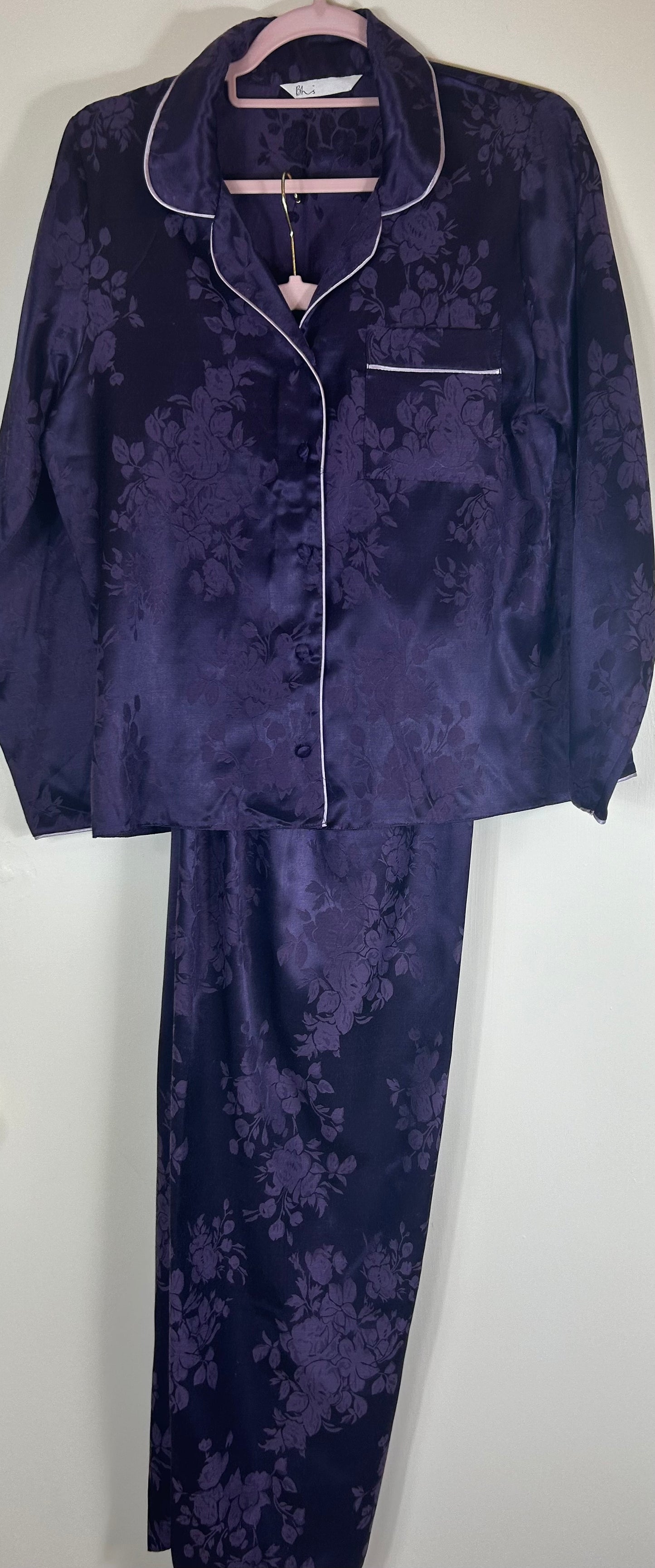 Purple Pyjamas / Nightwear with lilac piping trim